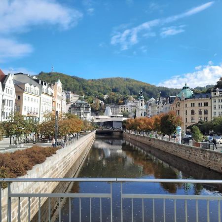 Apartman Nad Kolonadou Karlsbad Buitenkant foto