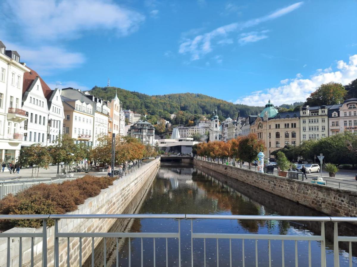 Apartman Nad Kolonadou Karlsbad Buitenkant foto