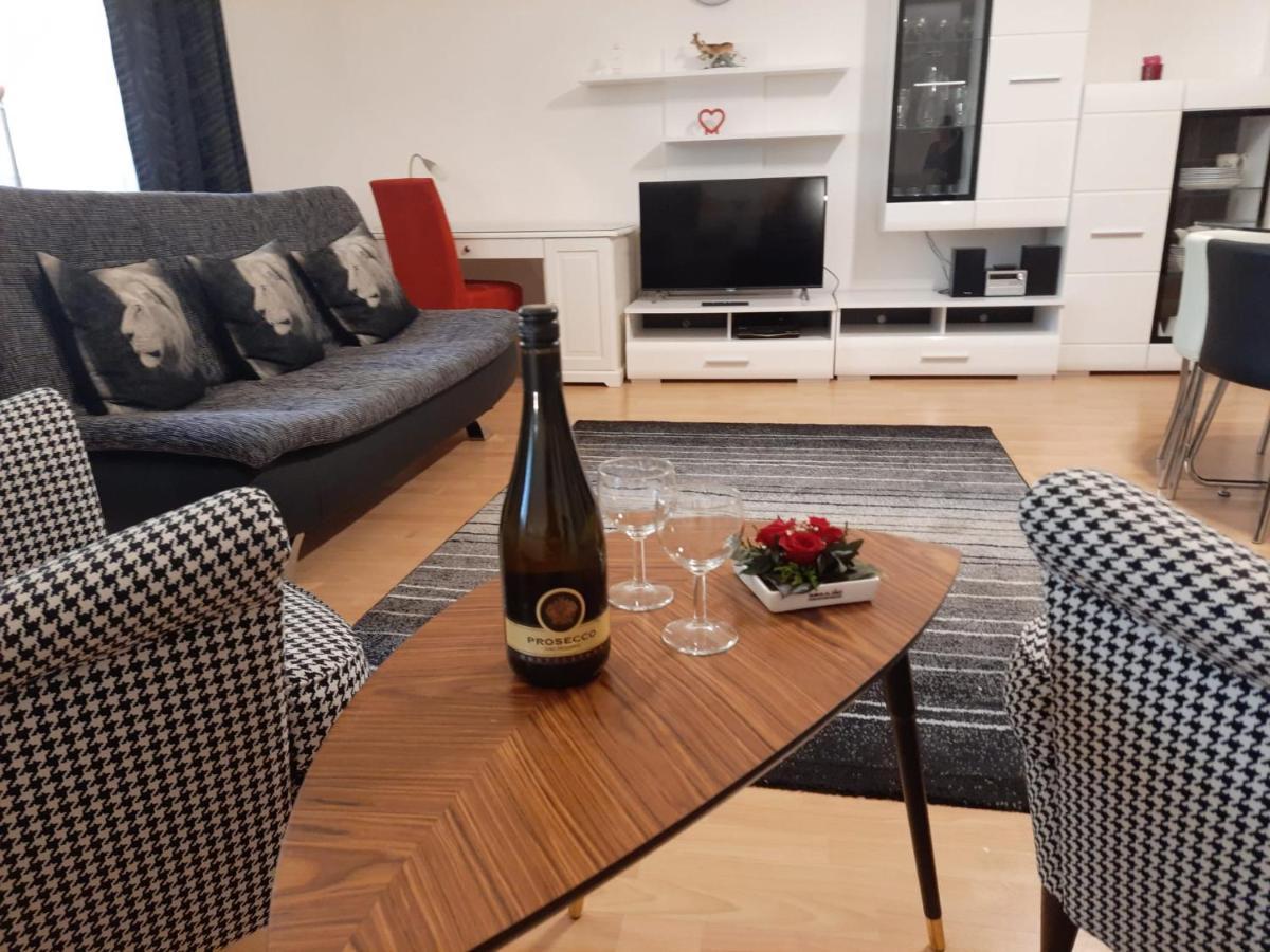 Apartman Nad Kolonadou Karlsbad Buitenkant foto