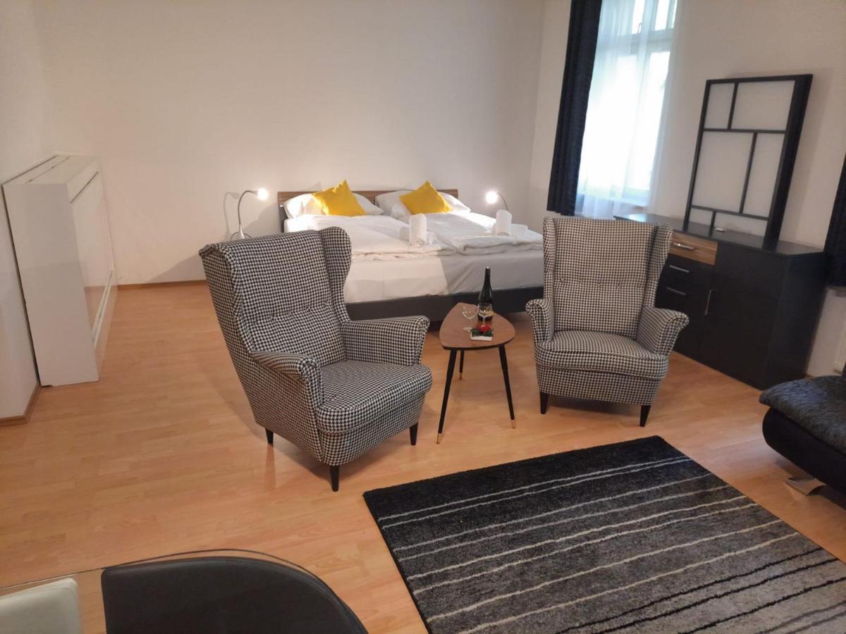 Apartman Nad Kolonadou Karlsbad Buitenkant foto